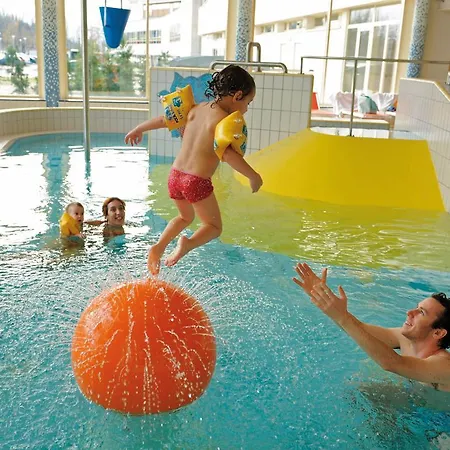 Hotel Velence & 4*