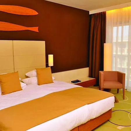 Hotel Velence & 4*